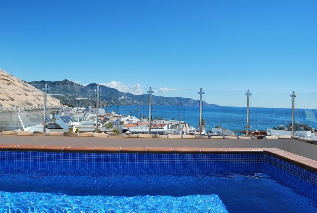 Apartamentos Plaza Nerja Dış mekan fotoğraf